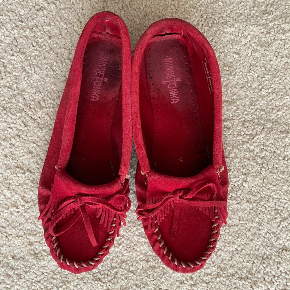 Minnetonka Kilty Hardsole Red Mocassins